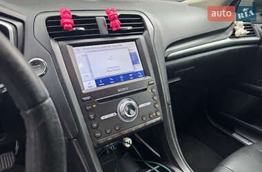 Седан Ford Fusion 2019 в 