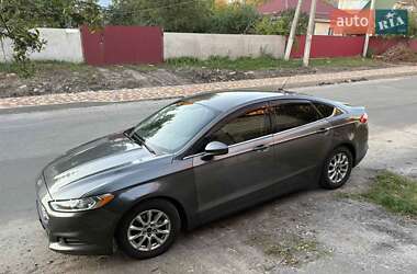 Седан Ford Fusion 2015 в 
