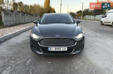 Седан Ford Fusion 2015 в 