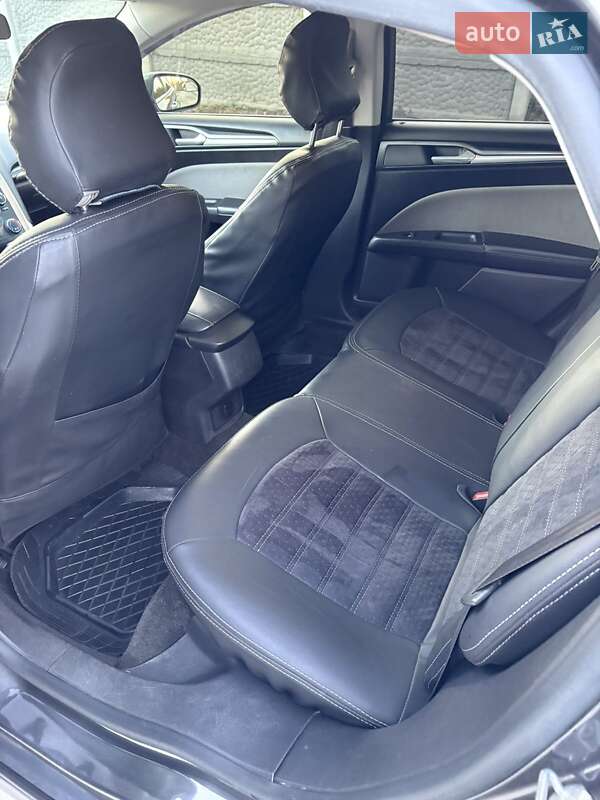 Седан Ford Fusion 2015 в Василькові