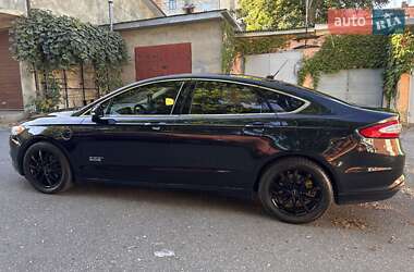 Седан Ford Fusion 2013 в 