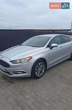 Седан Ford Fusion 2017 в 