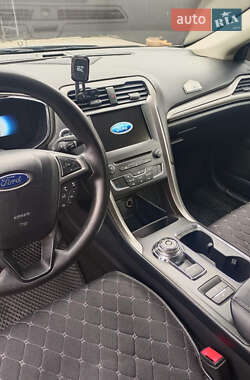 Седан Ford Fusion 2017 в 