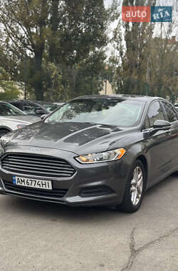 Седан Ford Fusion 2015 в Києві