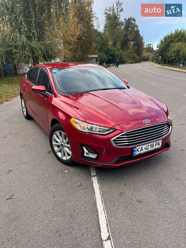 Седан Ford Fusion 2020 в 