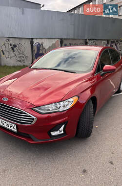 Седан Ford Fusion 2020 в 