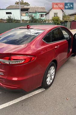 Седан Ford Fusion 2020 в 