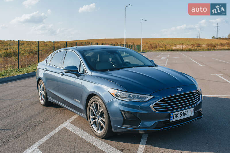 Седан Ford Fusion 2018 в Рівному