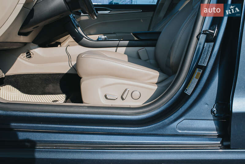Седан Ford Fusion 2018 в Рівному