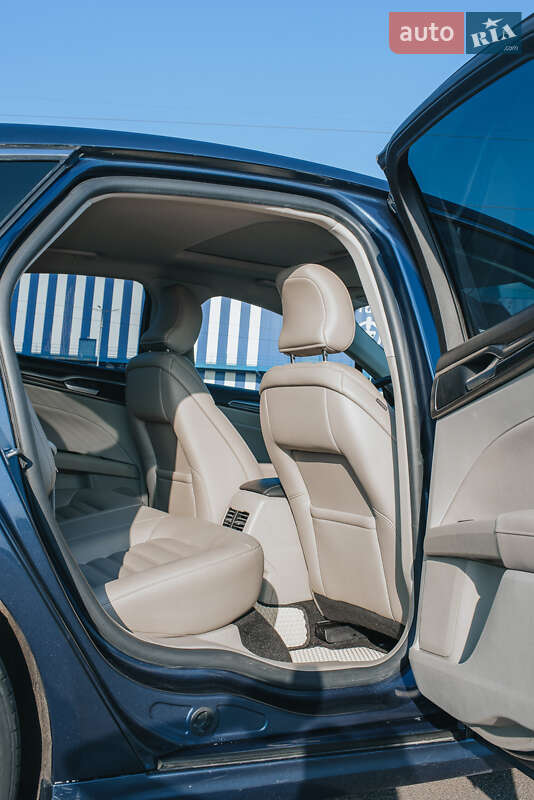 Седан Ford Fusion 2018 в Рівному
