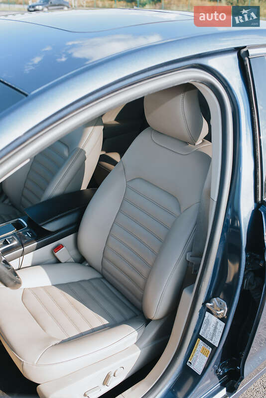 Седан Ford Fusion 2018 в Рівному