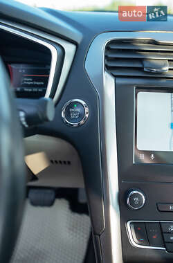 Седан Ford Fusion 2018 в 