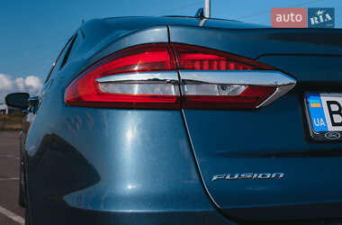 Седан Ford Fusion 2018 в 