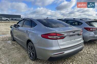 Седан Ford Fusion 2020 в 