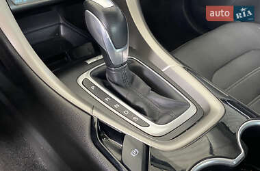 Седан Ford Fusion 2015 в 