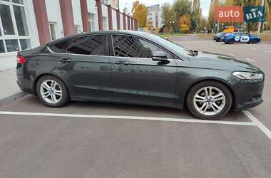 Седан Ford Fusion 2015 в 