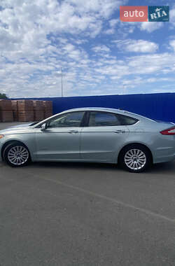Седан Ford Fusion 2014 в 