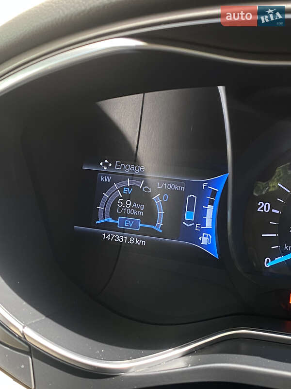 Седан Ford Fusion 2014 в Варве