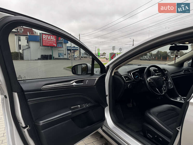 Седан Ford Fusion 2016 в Житомирі
