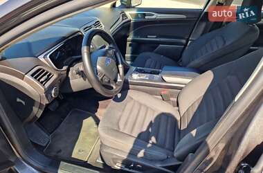 Седан Ford Fusion 2018 в 