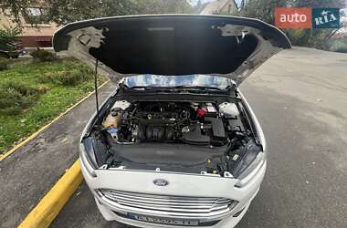 Седан Ford Fusion 2013 в 