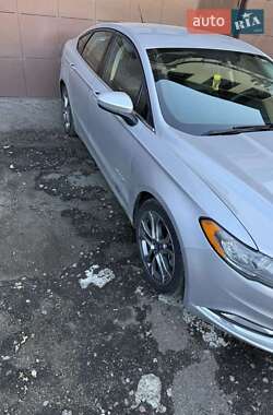 Седан Ford Fusion 2016 в 