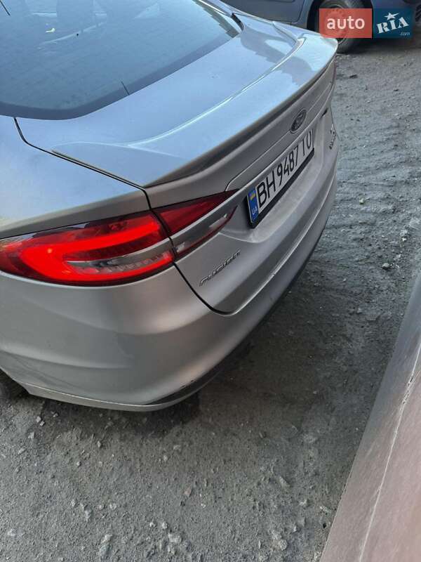 Седан Ford Fusion 2016 в Одесі