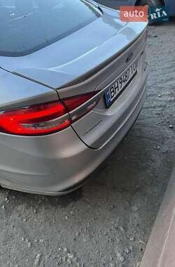Седан Ford Fusion 2016 в 