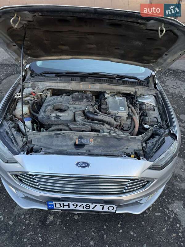 Седан Ford Fusion 2016 в Одесі