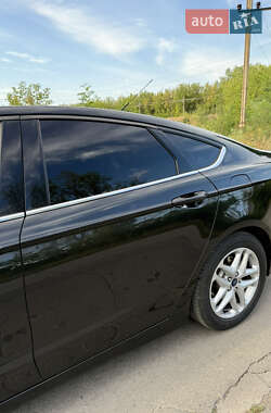 Седан Ford Fusion 2013 в 