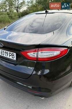 Седан Ford Fusion 2013 в 