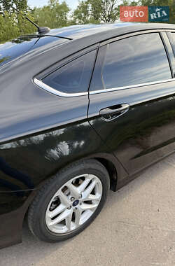 Седан Ford Fusion 2013 в 