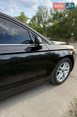 Седан Ford Fusion 2013 в 