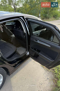 Седан Ford Fusion 2013 в 