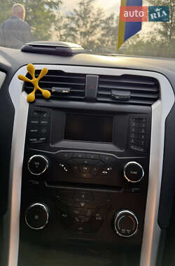 Седан Ford Fusion 2013 в 