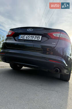 Седан Ford Fusion 2013 в 