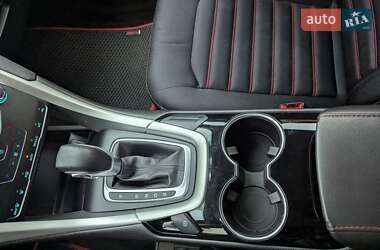 Седан Ford Fusion 2014 в 