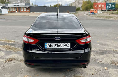 Седан Ford Fusion 2015 в 