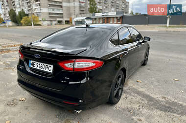 Седан Ford Fusion 2015 в 