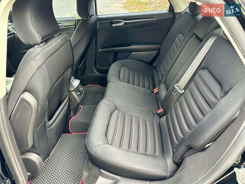 Седан Ford Fusion 2015 в Каменском