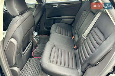 Седан Ford Fusion 2015 в 