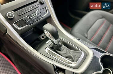 Седан Ford Fusion 2015 в 