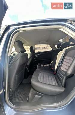 Седан Ford Fusion 2018 в  фото 12 Седан Ford Fusion 2018 в
