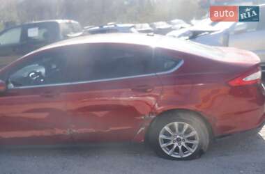 Седан Ford Fusion 2015 в  фото 2 Седан Ford Fusion 2015 в