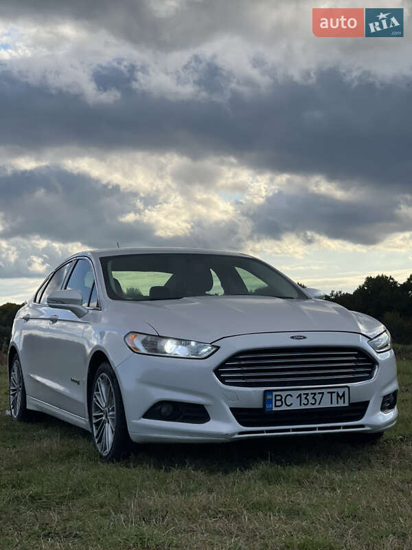 Седан Ford Fusion 2014 в 