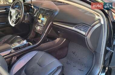 Седан Ford Fusion 2017 в 