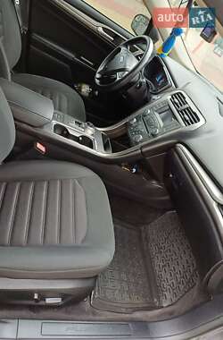 Седан Ford Fusion 2017 в 