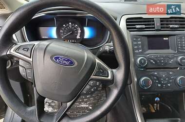 Седан Ford Fusion 2017 в 