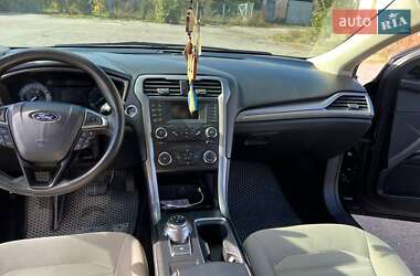 Седан Ford Fusion 2016 в 