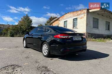 Седан Ford Fusion 2016 в 